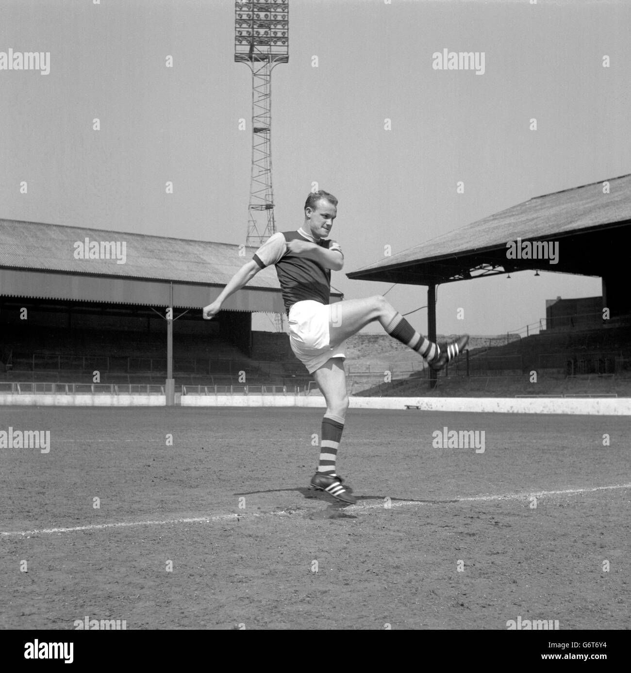Soccer 1962 FA Cup Final Gordon Harris Training Turf Moor Stock