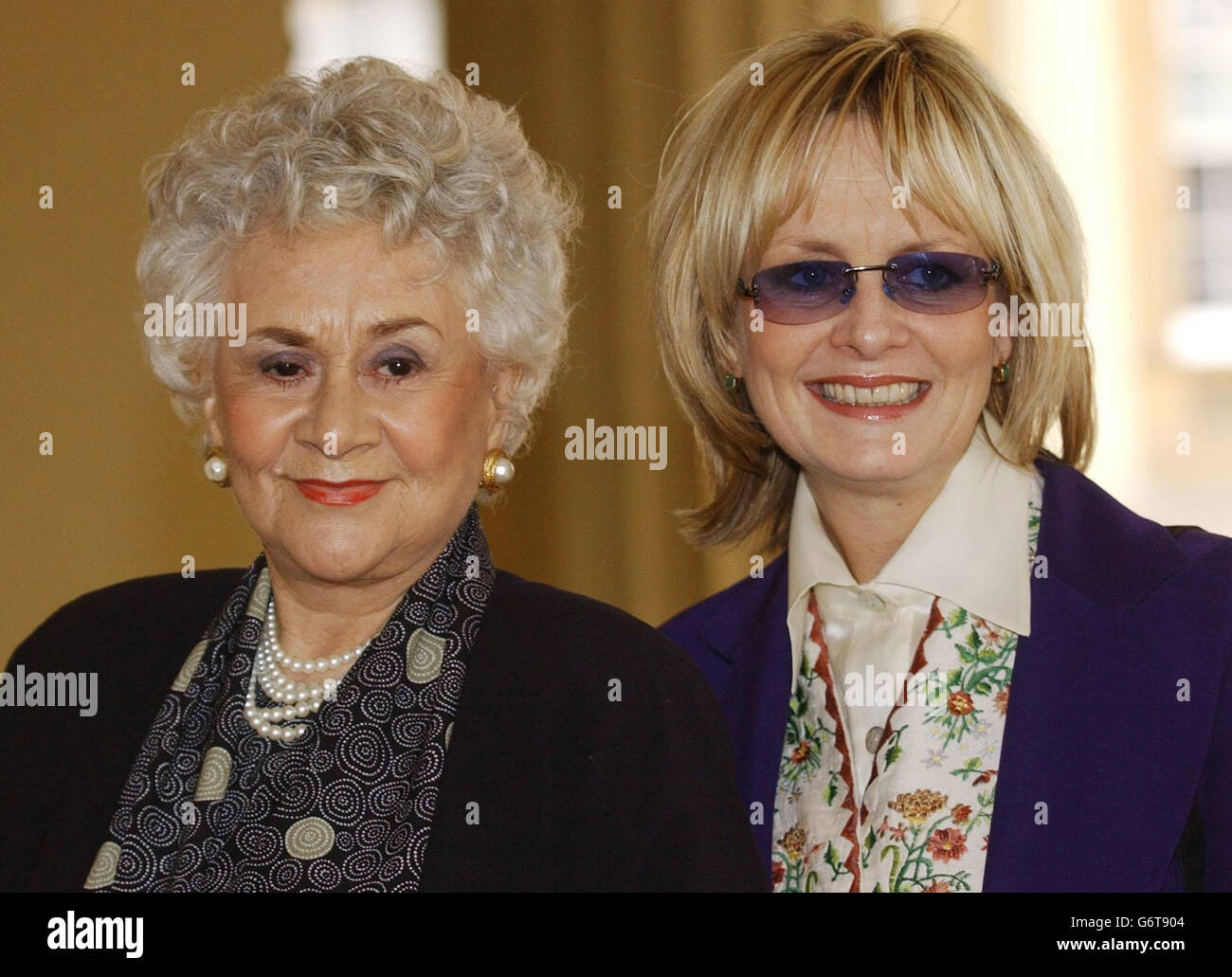 Actress joan plowright arrives at reception held at buckingham palace