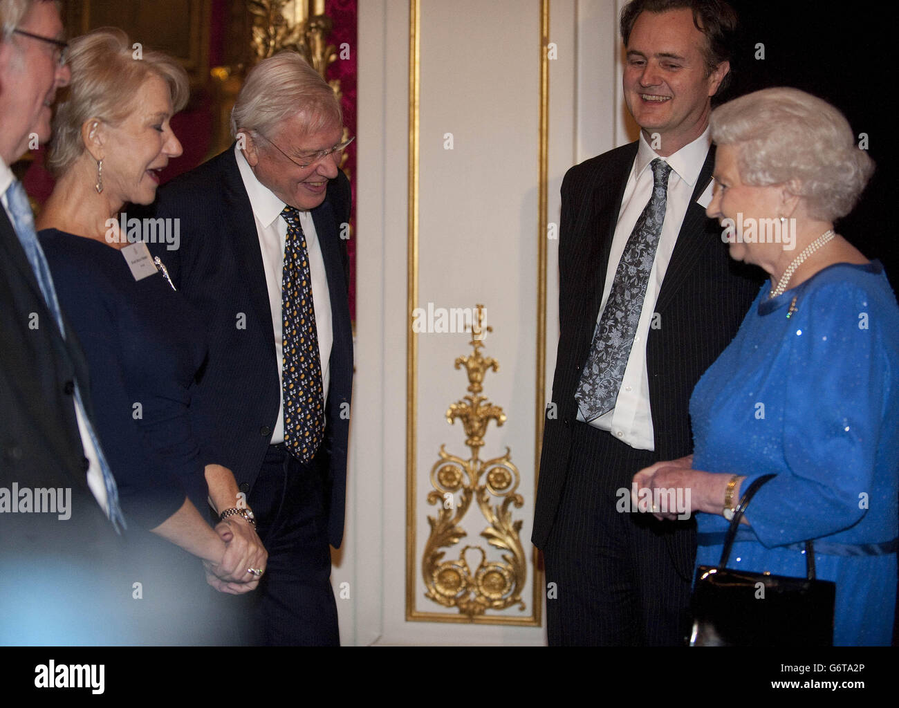 Queen Elizabeth II meets Dame Helen Mirren and Sir David Attenborough at a  Reception for the Dramatic Arts, at Buckingham Palace, London Stock Photo -  Alamy
