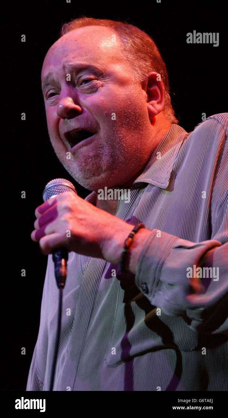 Showbiz celebrity performing on stage microphone roger chapman hi-res ...