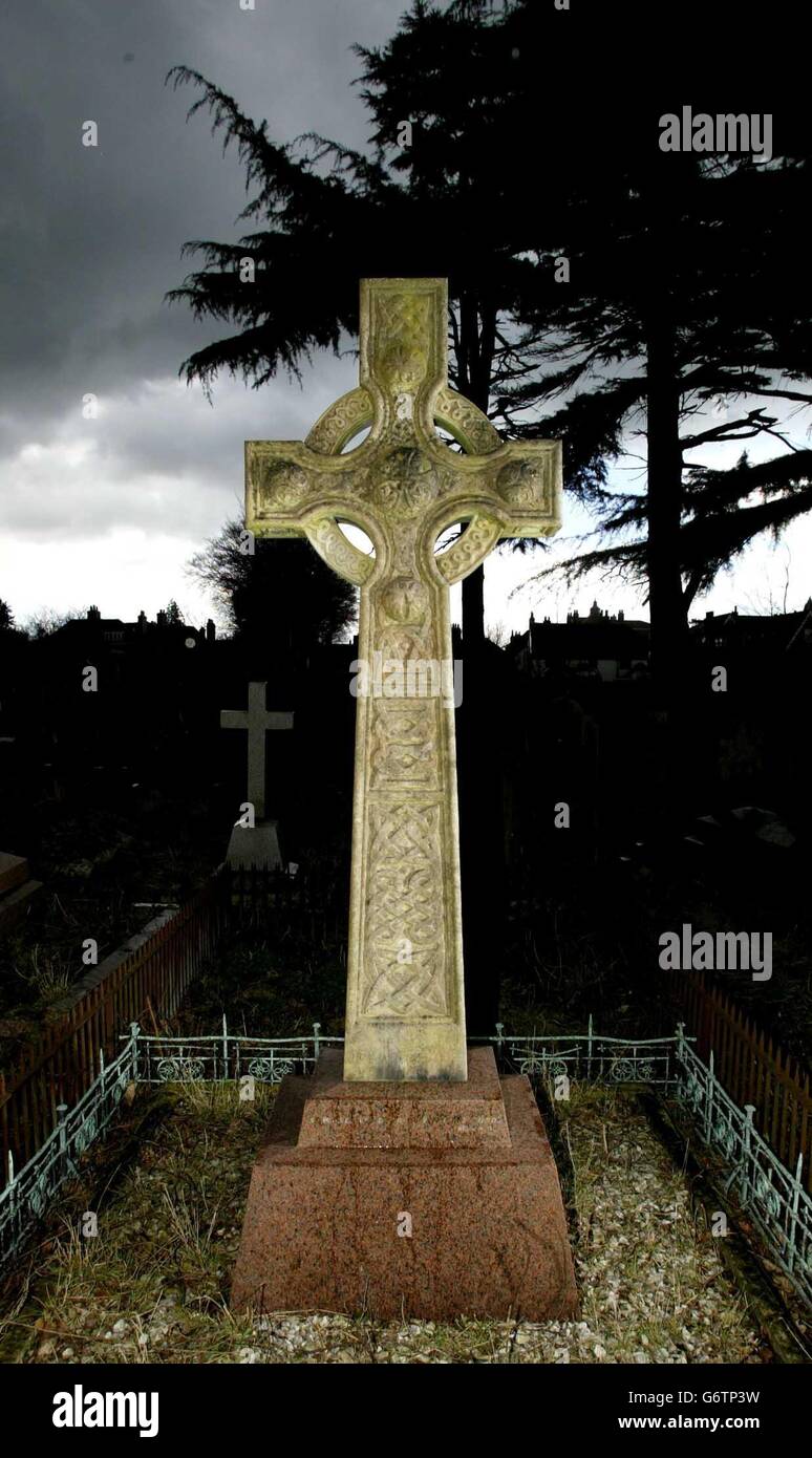 The Locock family vault in the grounds of St. Nicholas's Church in Sevenoaks, Kent, where plans are being made by the grandson of Henry Locock to exume his buried body and investigate possible royal connections. Permission to exhume the 100-year-old body is being sought from a church court to find out if he was the secret love child of Queen Victoria's daughter. Nicholas Locock is hoping that a court will give him the green light to use DNA analysis to finally settle a family legend that his grandfather was the illegitimate son of Princess Louise. Stock Photo