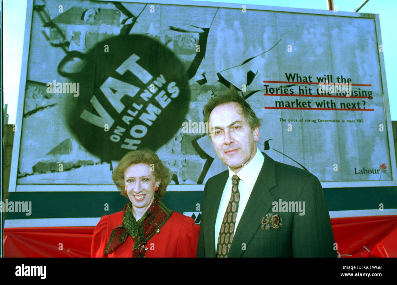 MP's Margaret Becket and Dr Jack Cunningham, with Labour's newest poster unveiled at the Junction of Vauxhall Bridge and Wandsworth Road in London. Stock Photo