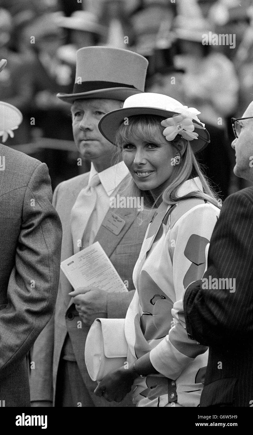 Robert Sangster and Susan Lilley.. Robert Sangster with friend Susan Lilley in the paddock at Royal Ascot, Berks. Stock Photo