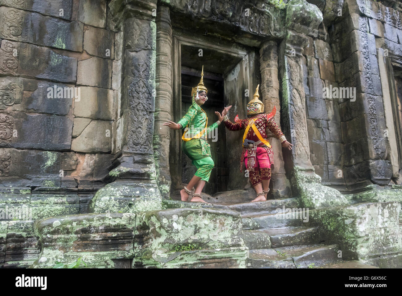 Khmer classical dancers, Ngoh and ogre characters on the Terrace of the Elephants, Angkor Thom, Cambodia Stock Photo