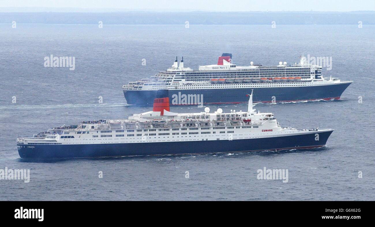 QE2 AND QM2 Stock Photo - Alamy
