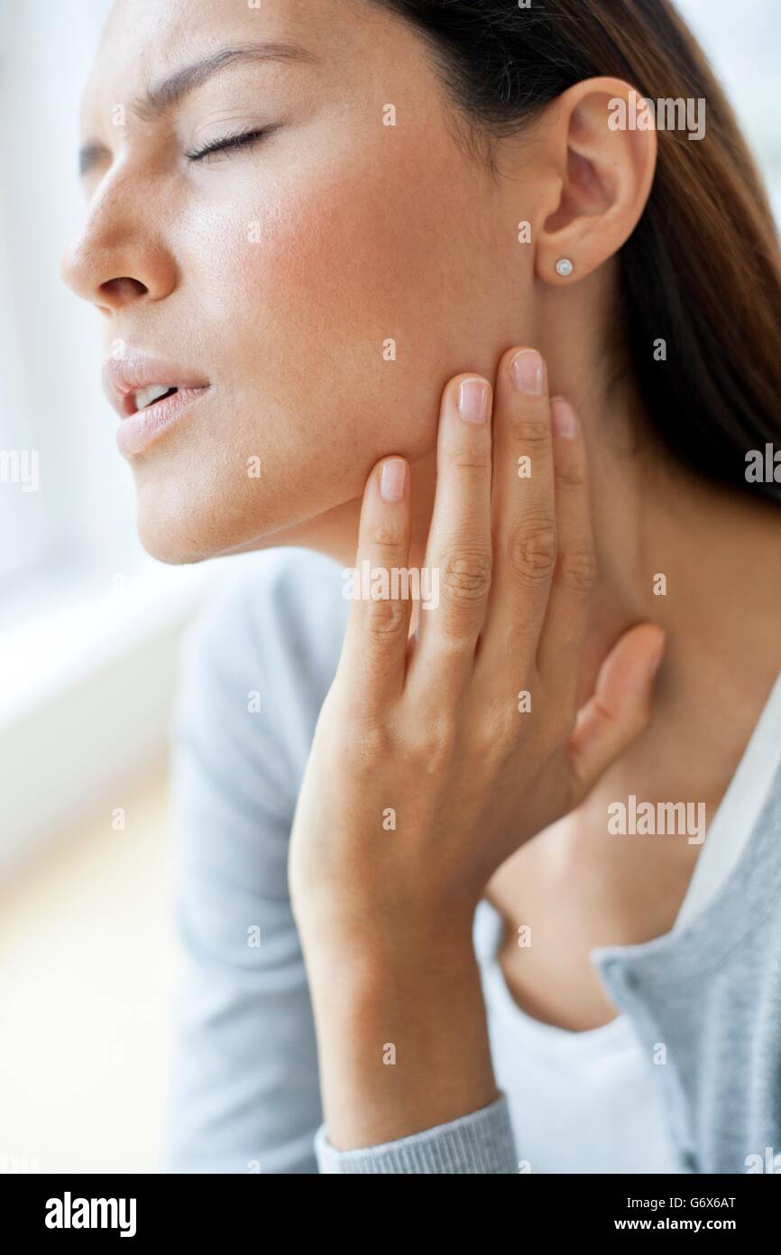 Swollen neck hi-res stock photography and images - Alamy