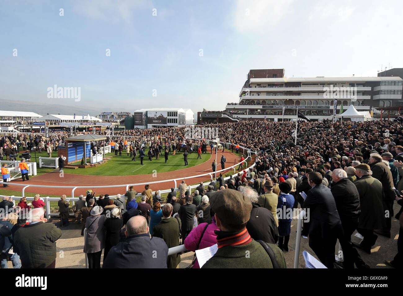 Packed crowds surround winners enclosure hi-res stock photography and ...