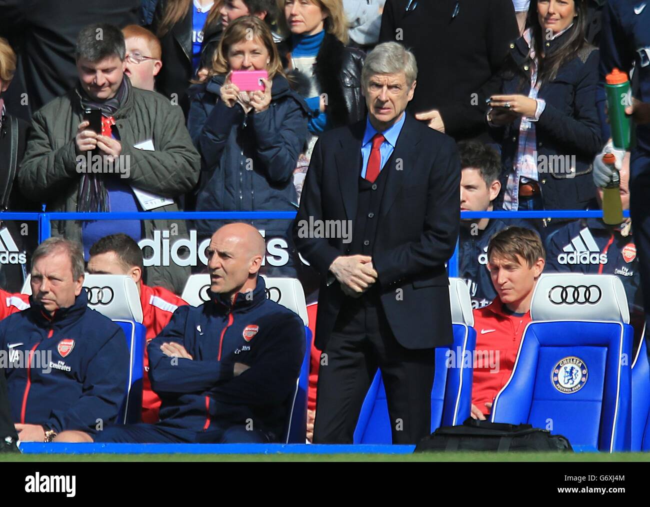 Soccer - Barclays Premier League - Chelsea v Arsenal - Stamford Bridge. Arsenal's manager Arsene Wenger on the touchline. Stock Photo