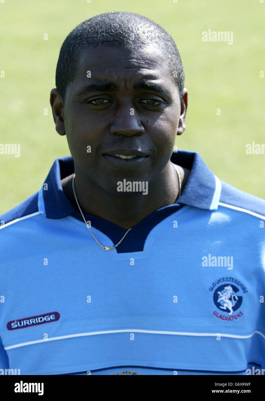Mark Alleyne of Gloucestershire County Cricket Club during a photocall at Bristol, ahead of the new 2004 season. Stock Photo