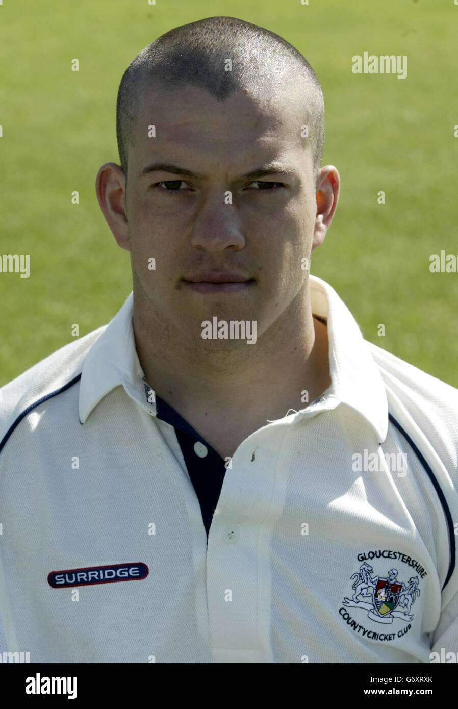 Steve Adshead of Gloucestershire County Cricket Club during a photocall at Bristol, ahead of the new 2004 season. Stock Photo