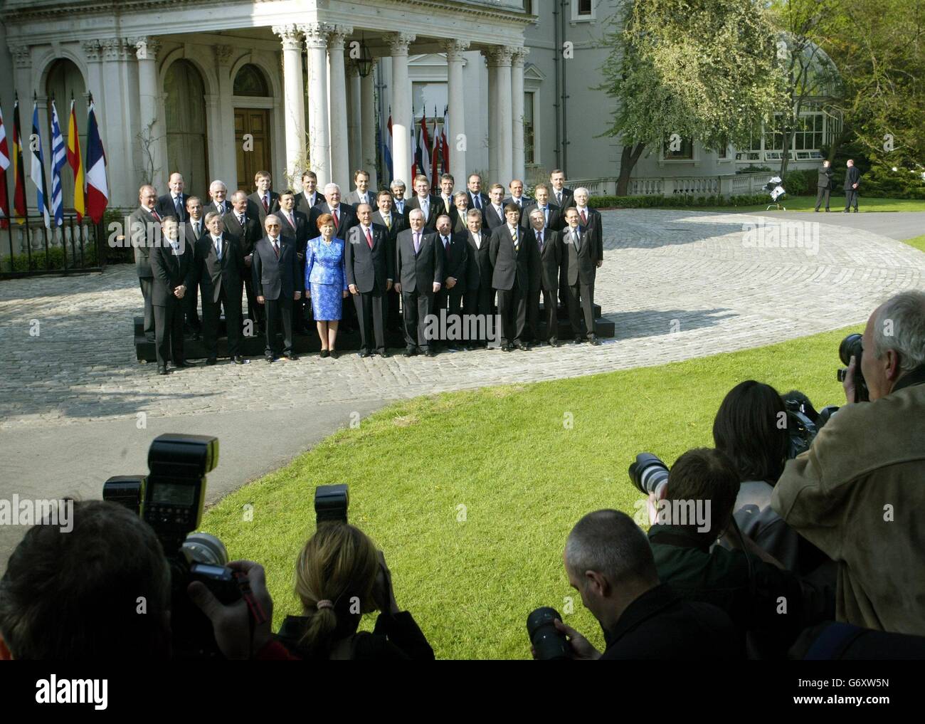 President of the European Council, Bertie Ahern (sixth left), with the Europen Family at Farmleigh House,Phoenix Park, Dublin, for the offical enlargement of the European Union,ten new member States joined the existing fifteen member state. Stock Photo