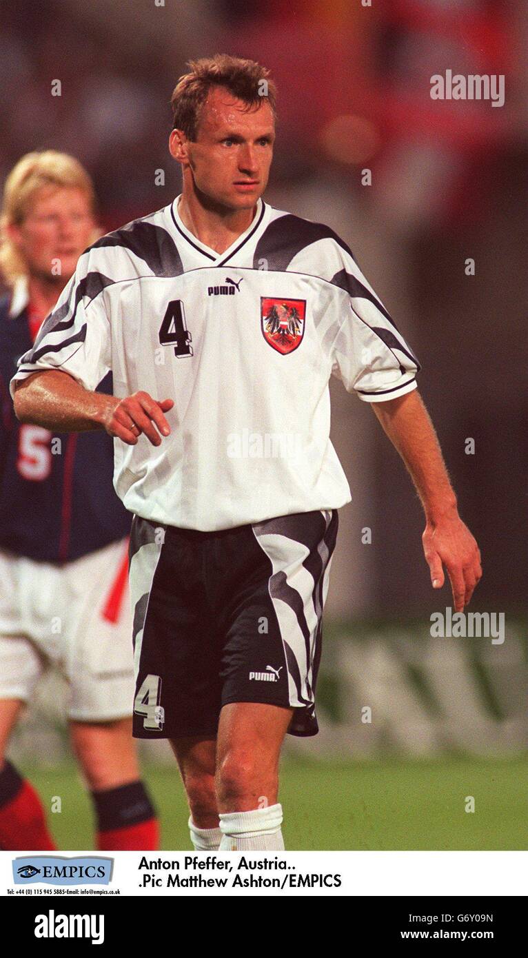 International Soccer. Austria v Scotland. Anton Pfeffer, Austria Stock Photo