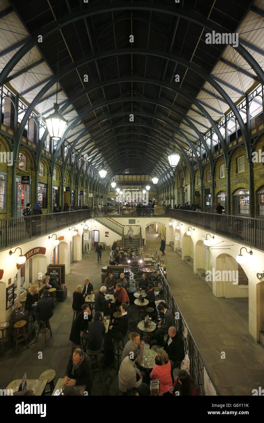 City Views - London. Stock night view of Covent Garden's South Hall. Stock Photo