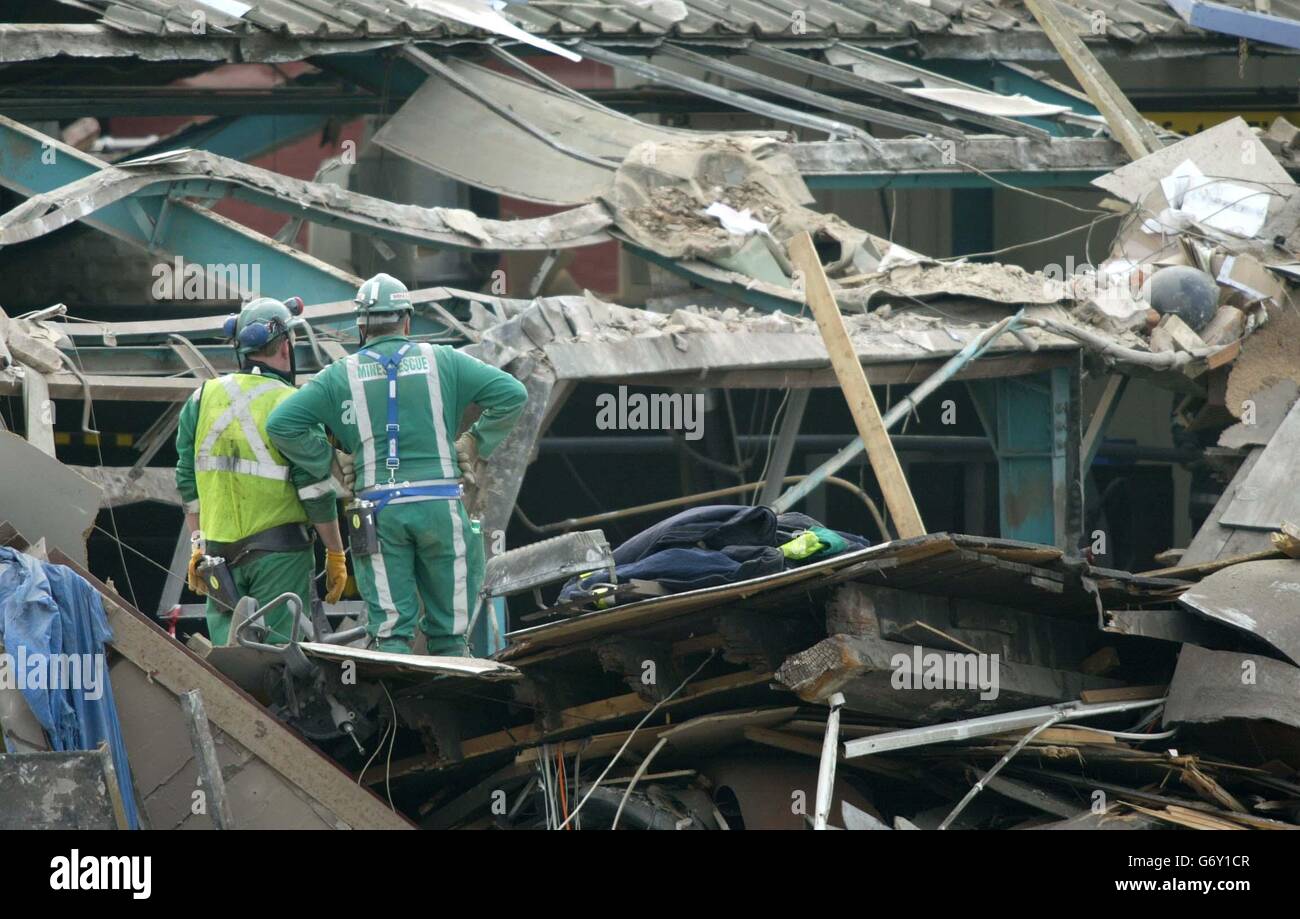 Stockline plastics factory explosion hires stock photography and