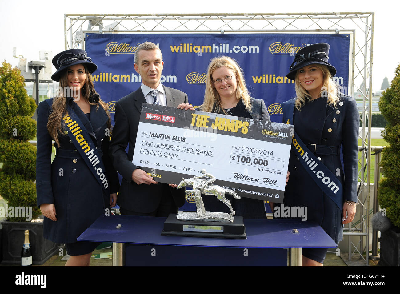 Horse Racing - 2014 William Hill Lincoln - Day One - Doncaster Racecourse. 100,000 for winning the Jumps competition Stock Photo