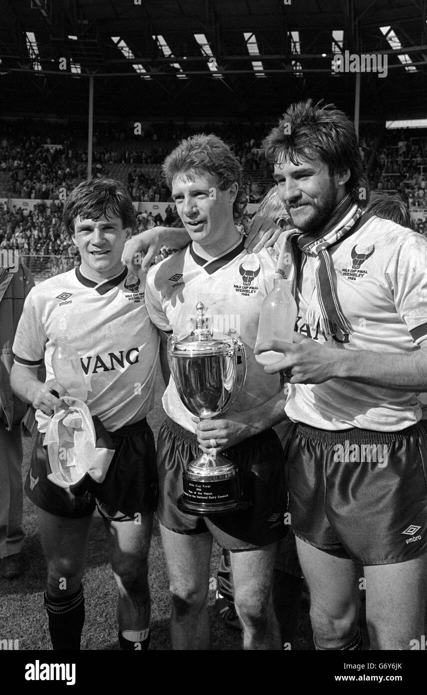 Oxford United goalscorers, (l to r) Ray Houghton, Trevor Hebberd