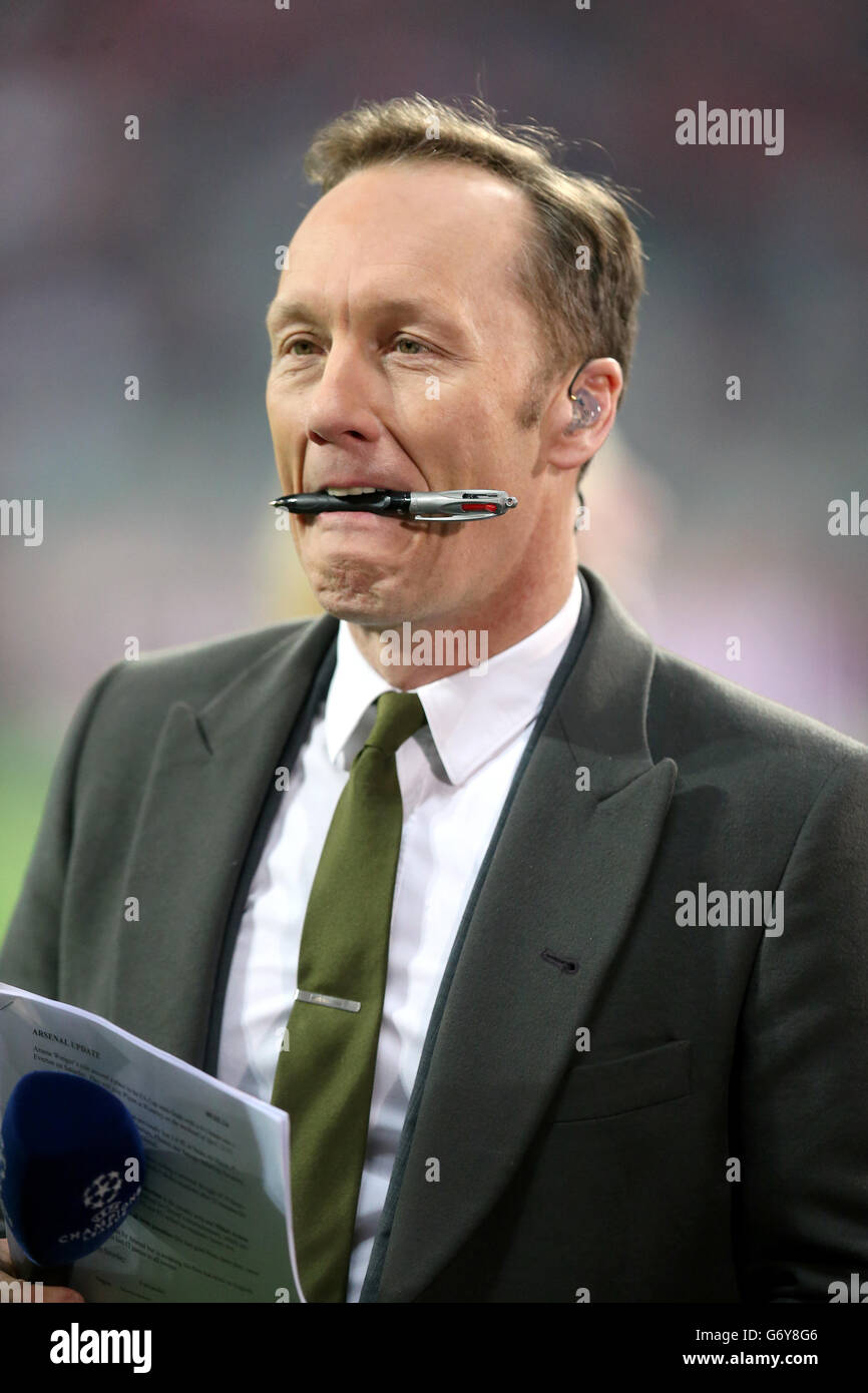Soccer - UEFA Champions League - Round of 16 - Second Leg - Bayern Munich v Arsenal - Allianz Arena. ITV Sport pundit Lee Dixon before the game Stock Photo