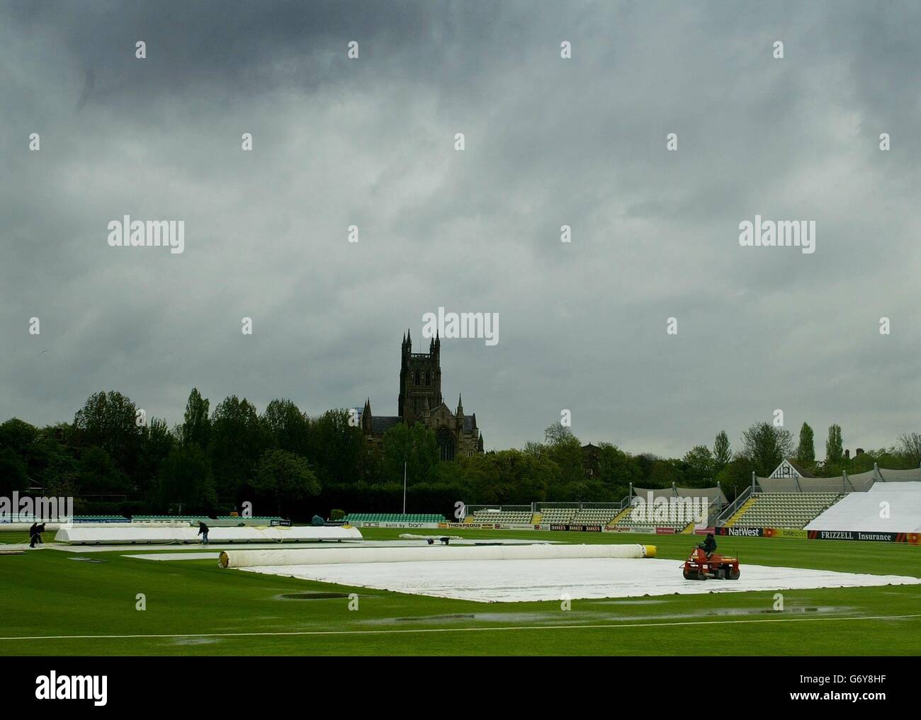 Worcester cricket rained off Stock Photo - Alamy
