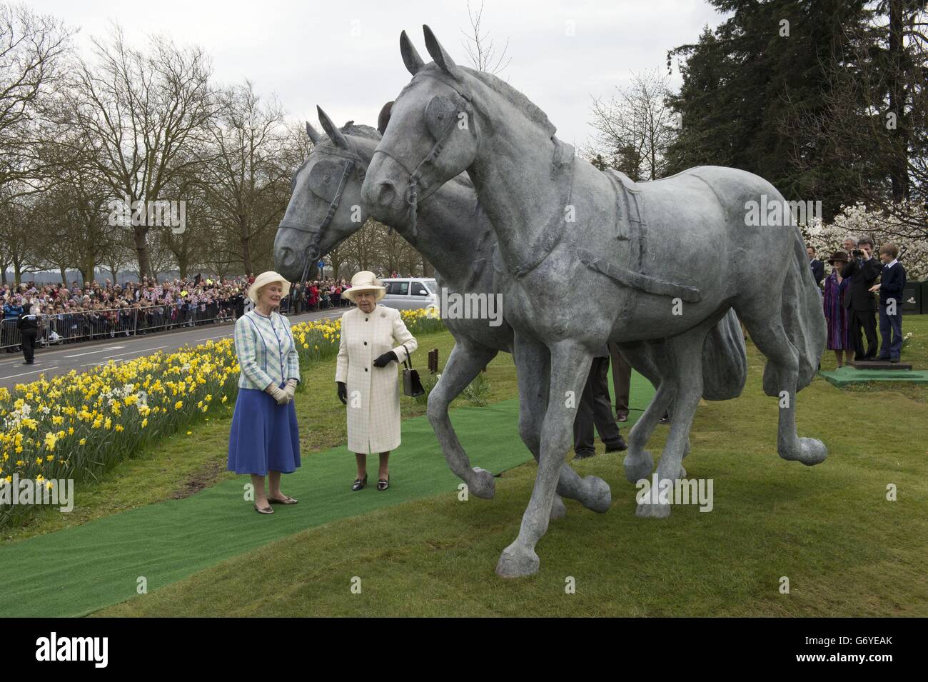 Queen Elizabeth II with Rosemary Ussher chair of the fundraising