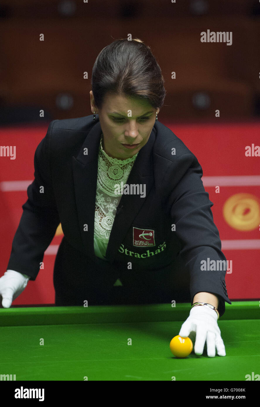 Snooker - Dafabet World Snooker Championships - Day Four - The Crucible. Referee Michaela Tabb during the Dafabet World Snooker Championships at The Crucible, Sheffield. Stock Photo