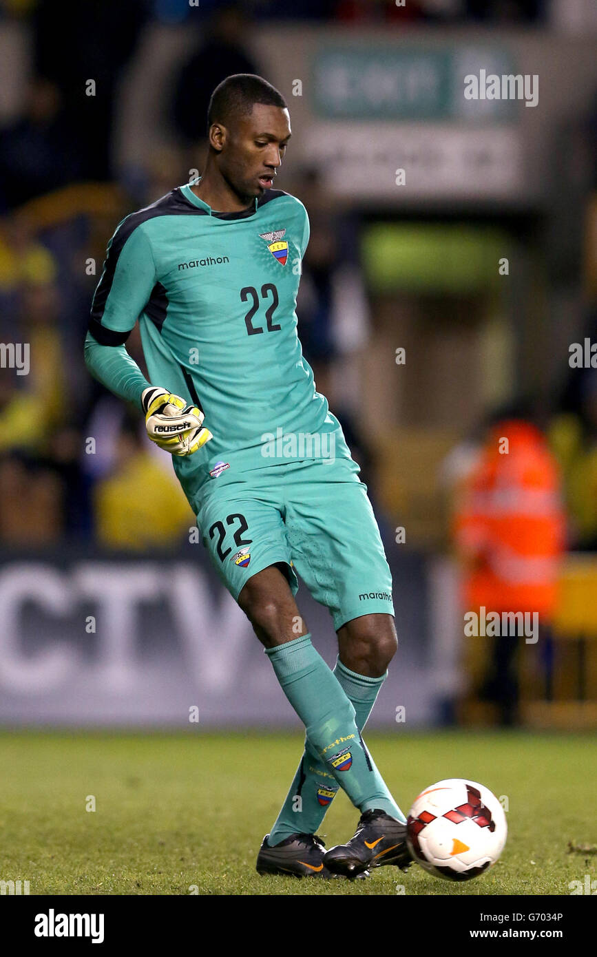 Soccer - International Friendly - Australia v Ecuador - The Den. Ecuador goalkeeper Alexander Dominguez Stock Photo