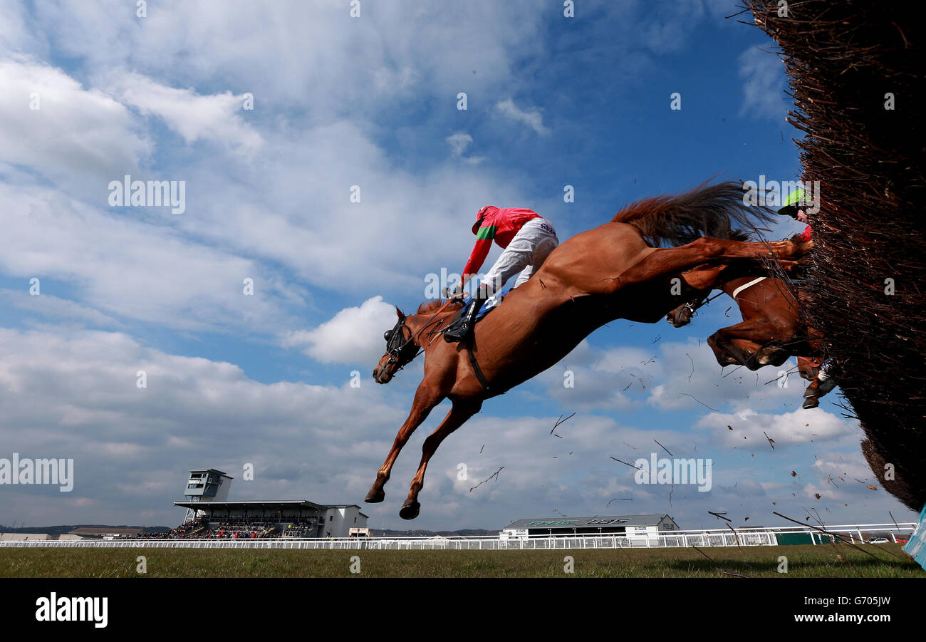 Ffos las racecourse general view hi-res stock photography and images ...