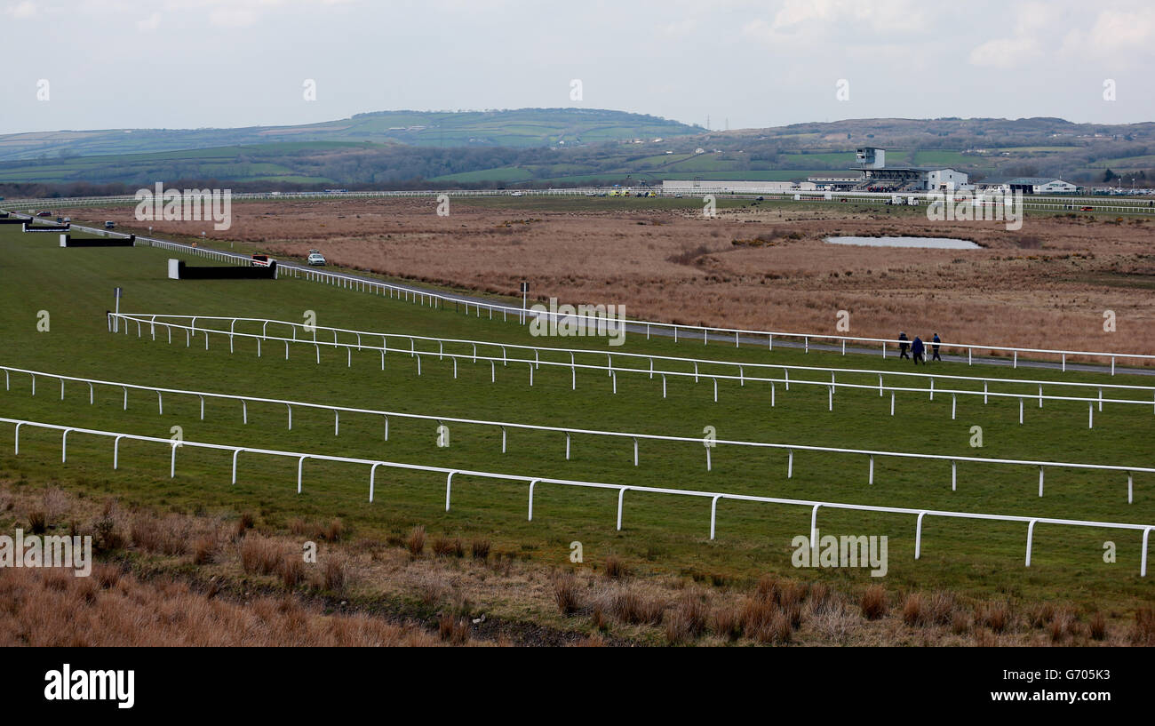 Ffos las racecourse hi-res stock photography and images - Alamy