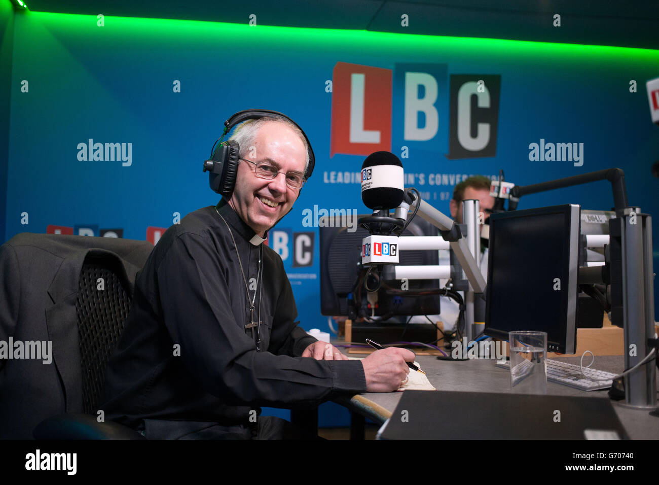 James o’brien radio hi-res stock photography and images - Alamy