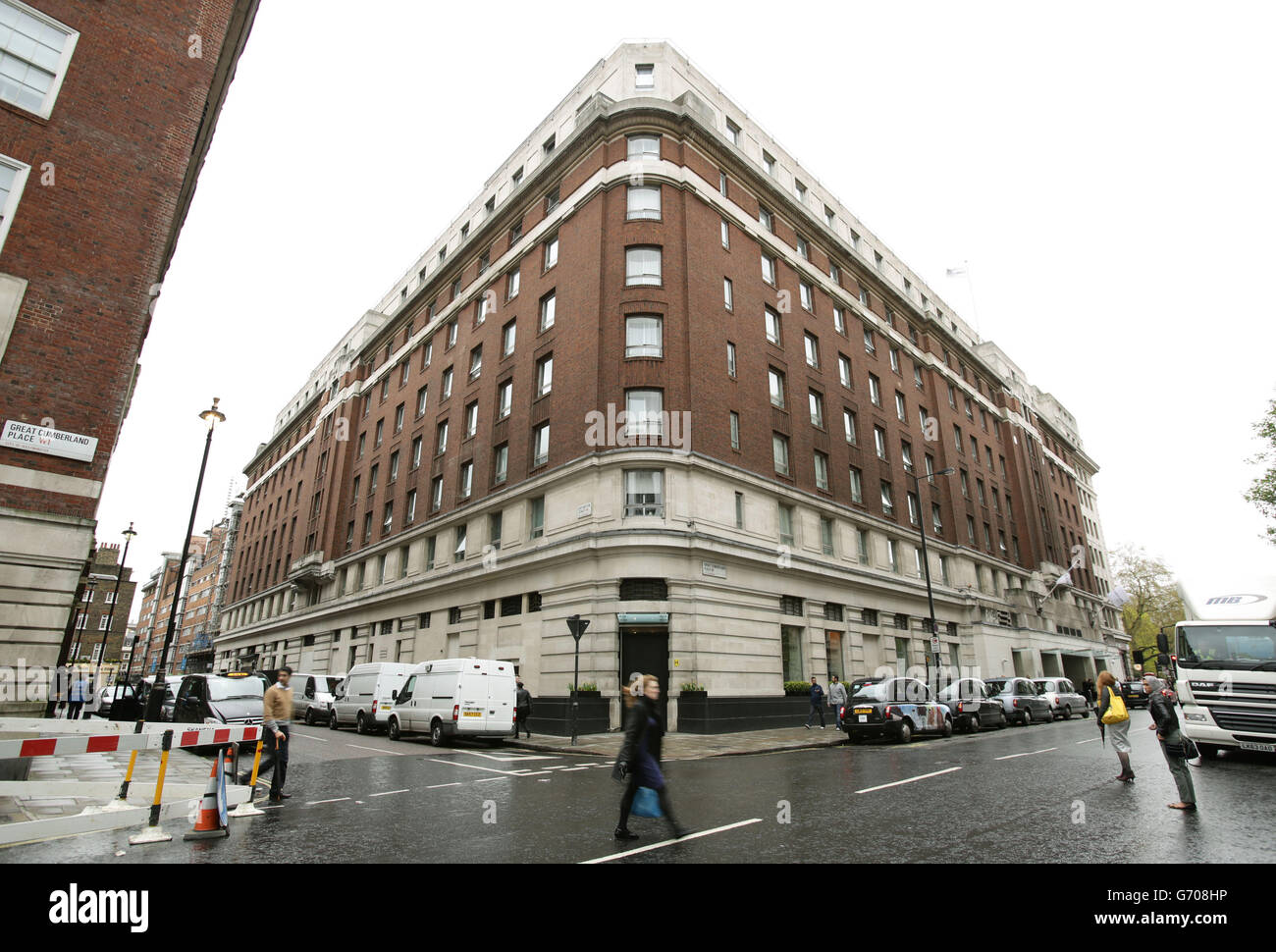 The Cumberland Hotel in central London, where three women were attacked ...
