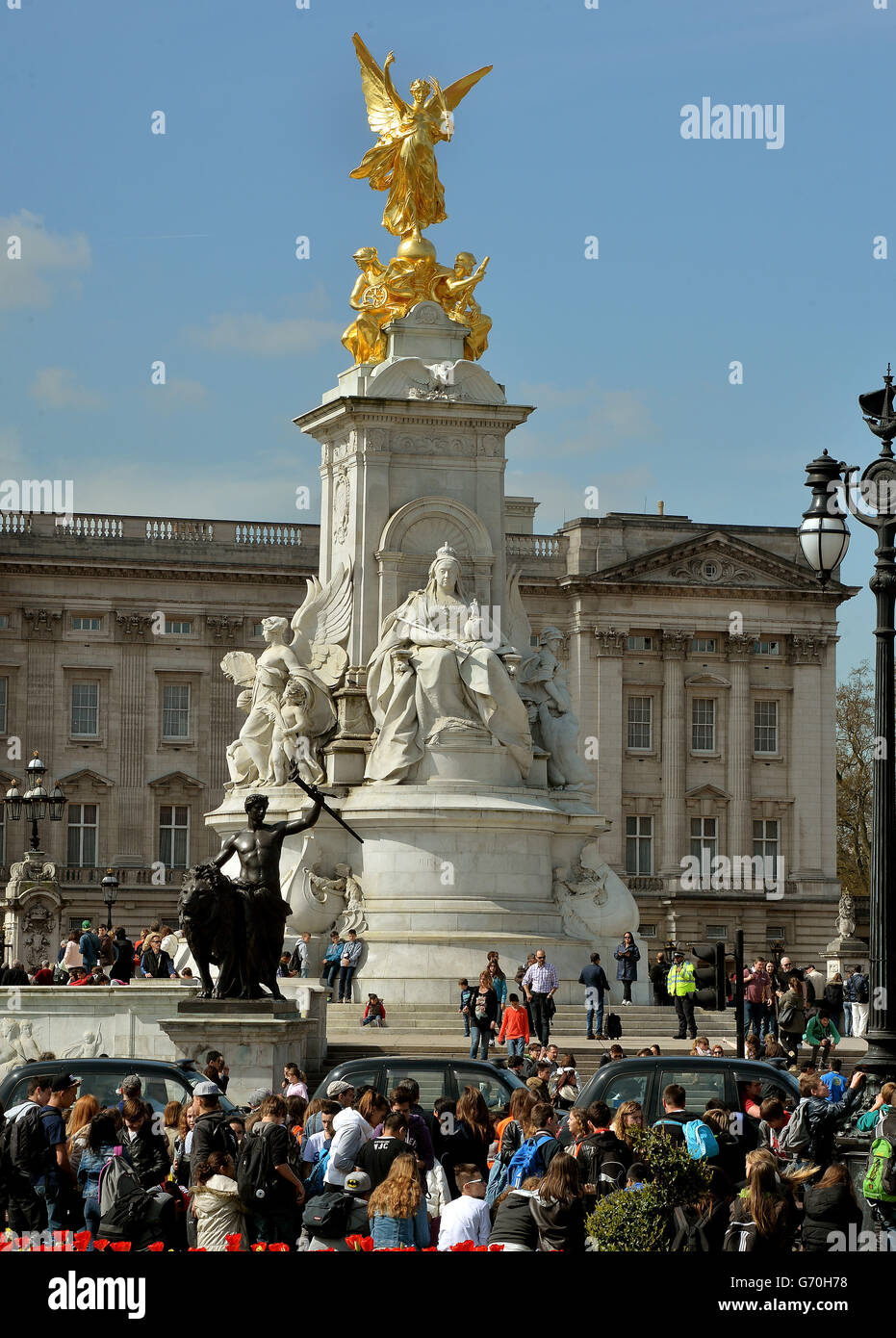 The queen victoria memorial statue situated in front buckingham palace