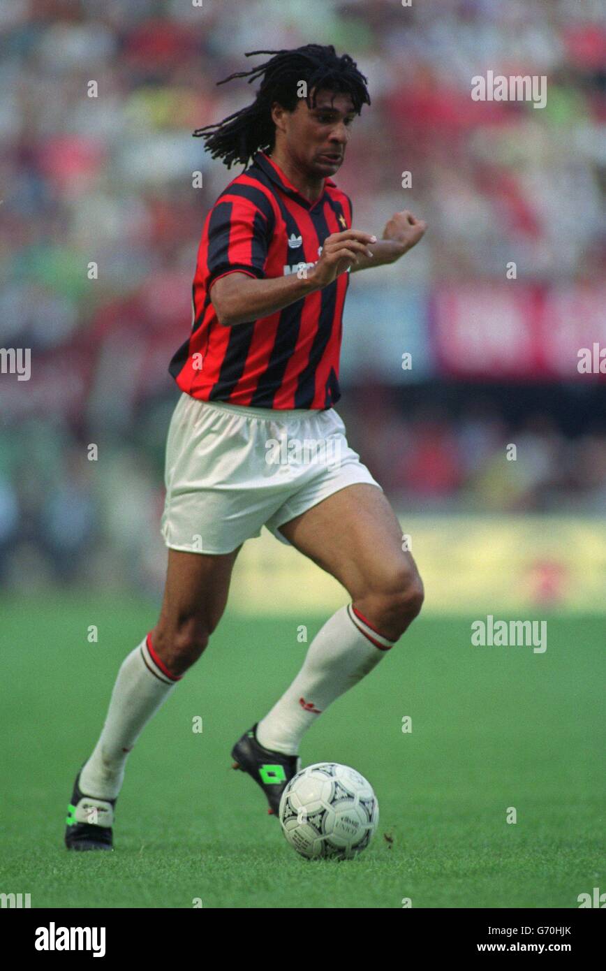 Ruud gullit milan hi-res stock photography and images - Alamy