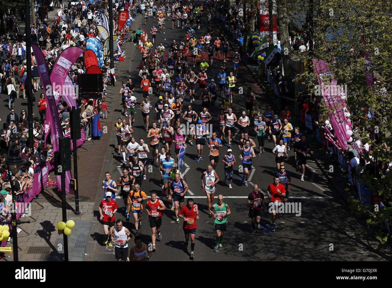 Athletics Virgin Money London Marathon 2014. Runners approach