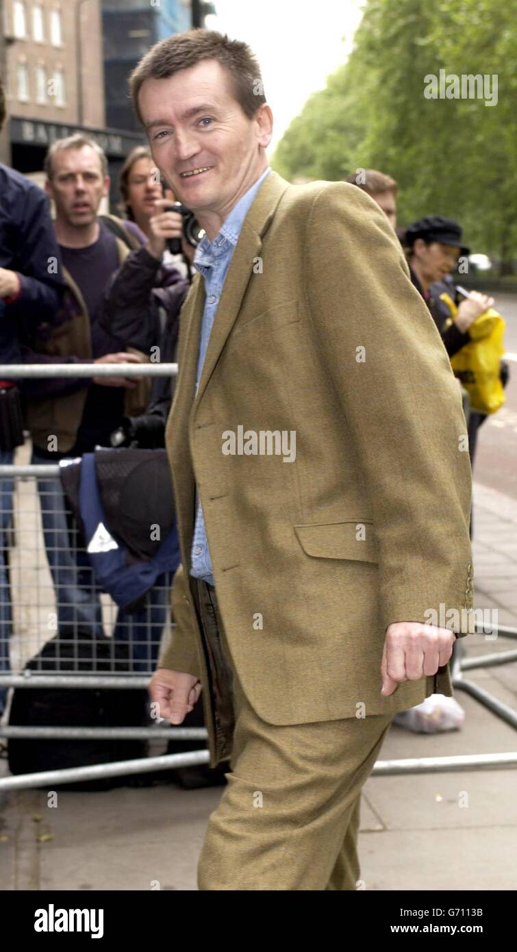 Fergal Sharkey arrives for the Ivor Novello Awards at the Grosvenor House hotel on Park Lane in central London. The 49th annual awards honour the best songs and film scores of 2003. Stock Photo