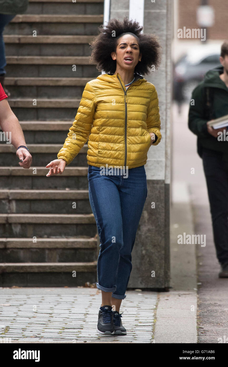 Pearl Mackie, the Doctor's assistant, spotted during filming for Doctor Who in Cardiff, South Wales. Stock Photo
