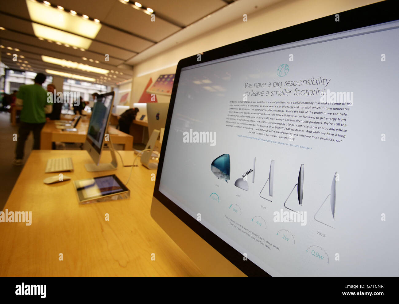 Recycling pledge for Apple products Stock Photo Alamy