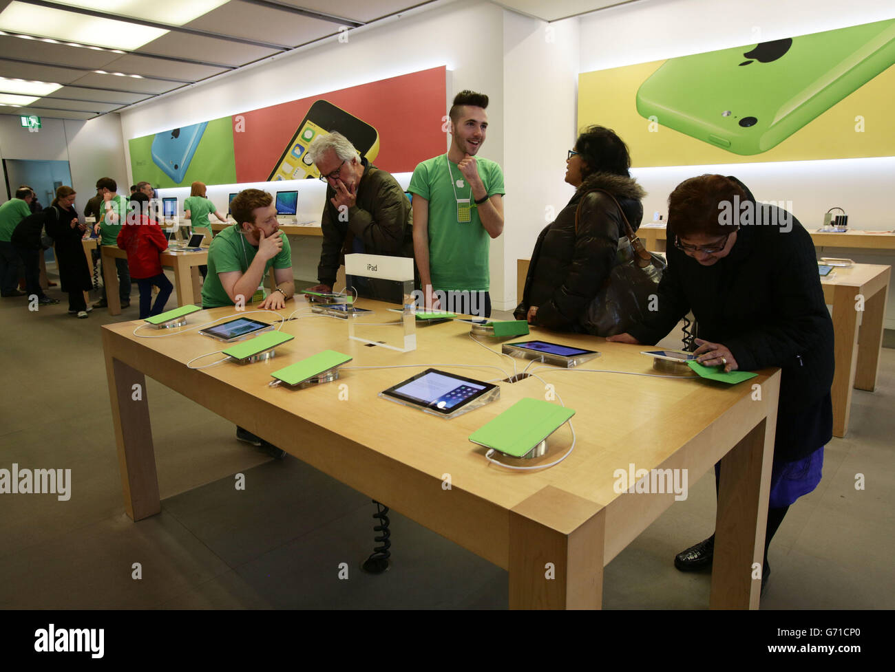 Recycling pledge apple products hires stock photography and images Alamy