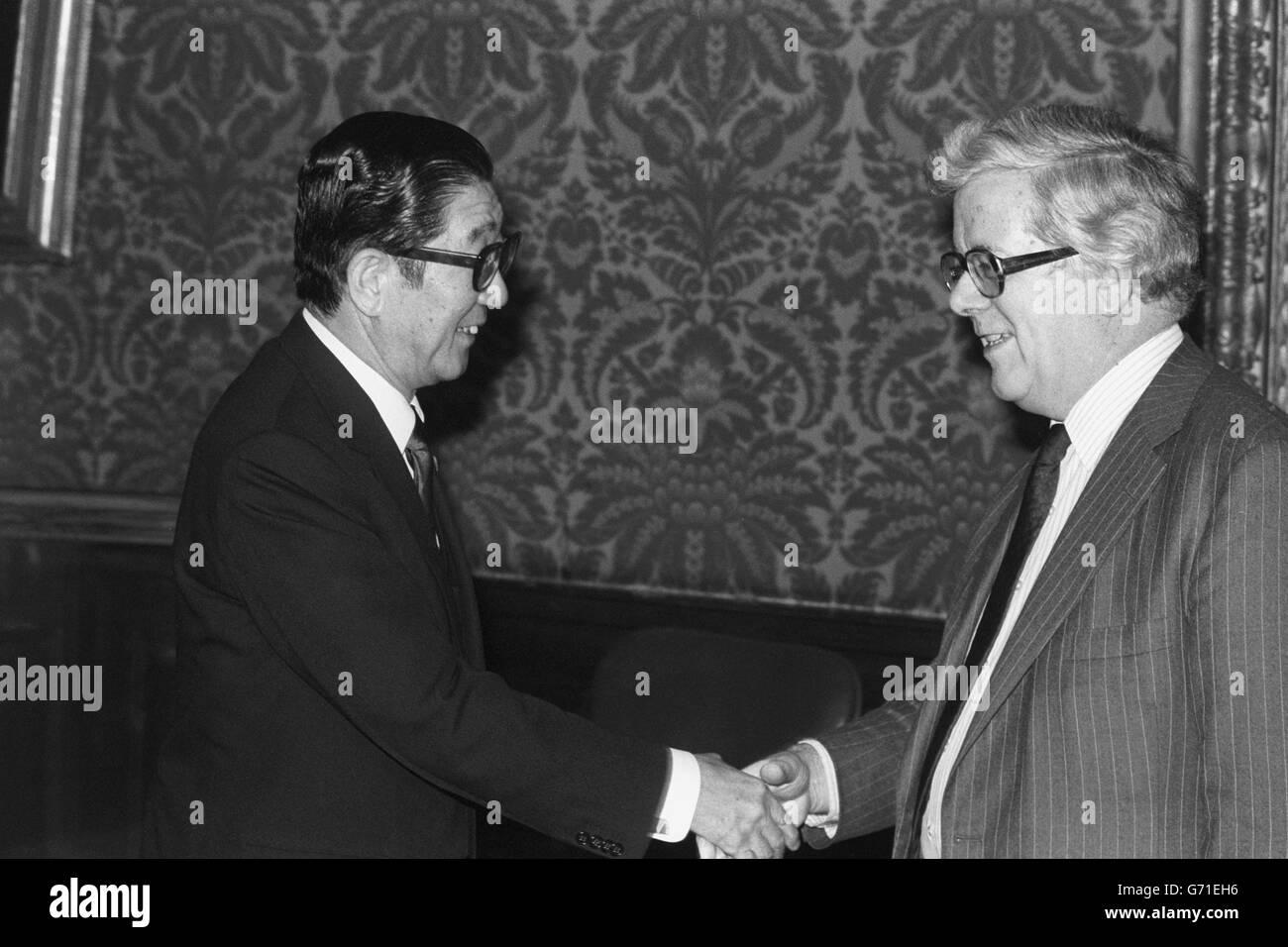 Japanese Minister for Foreign Affairs, Shintaro Abe, meets his British counterpart, Sir Geoffrey Howe, at the Foreign Office in London. Stock Photo