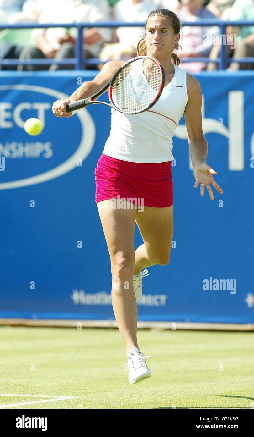 Amelie Mauresmo of France in action against Great Britain's Amanda Janes  during the Hastings Direct International Championships in Eastbourne, West  Sussex. Mauresmo won in straight sets 6:4, 6:2 Stock Photo - Alamy
