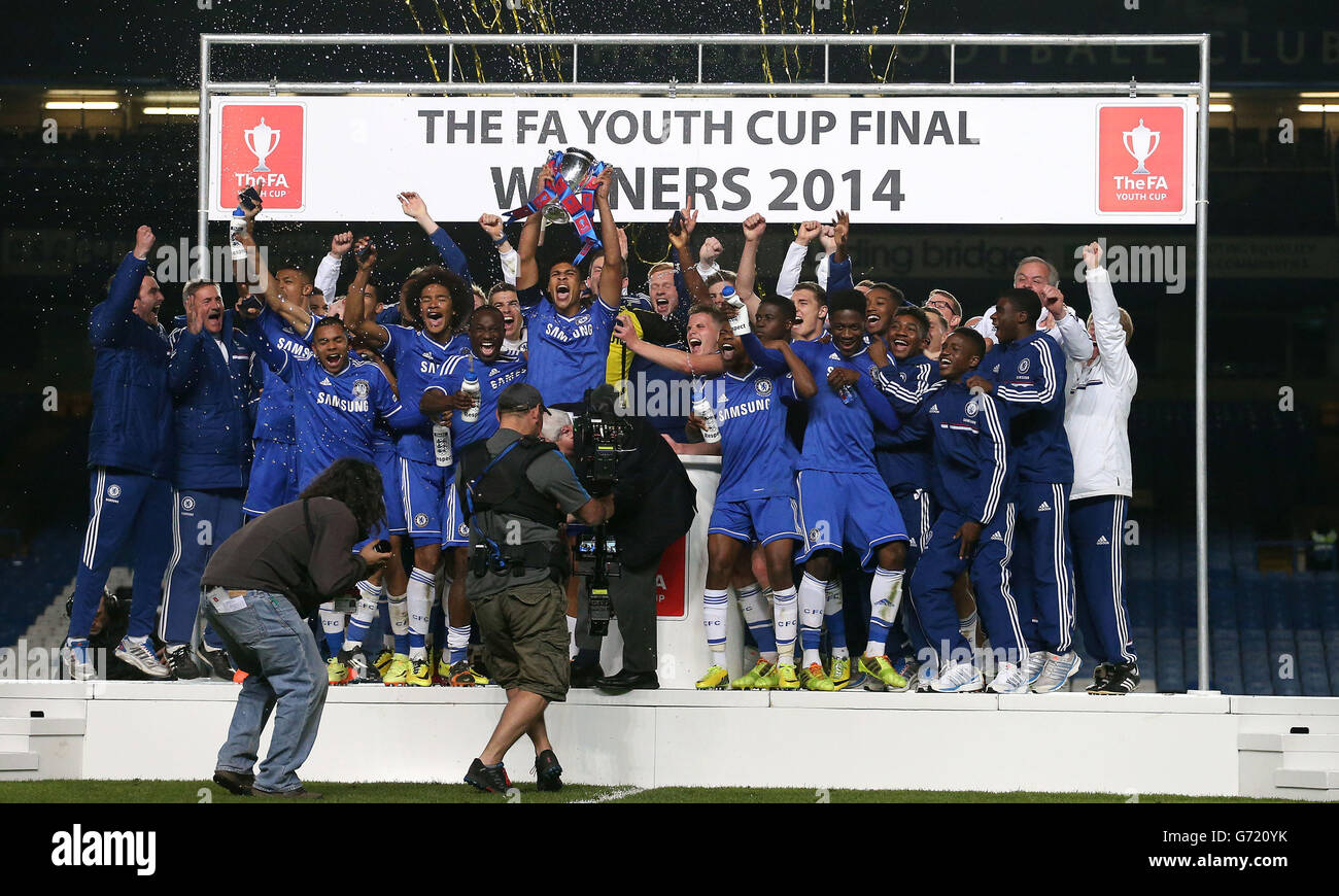 Soccer fa youth cup final leg chelsea fulham stamford bridge hires