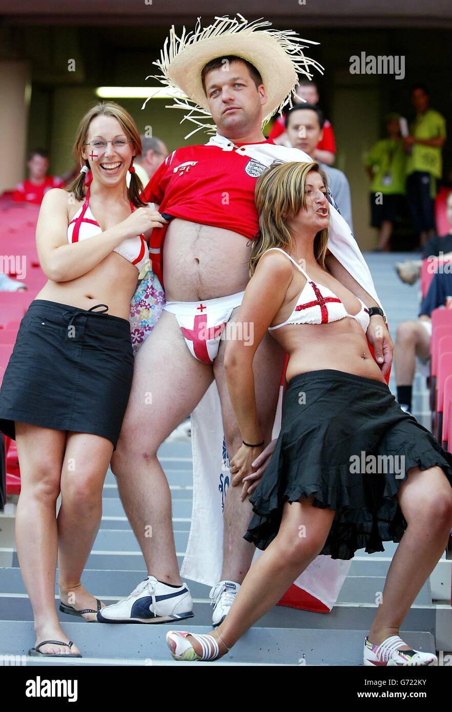 Euro 2004 England fans Stock Photo - Alamy