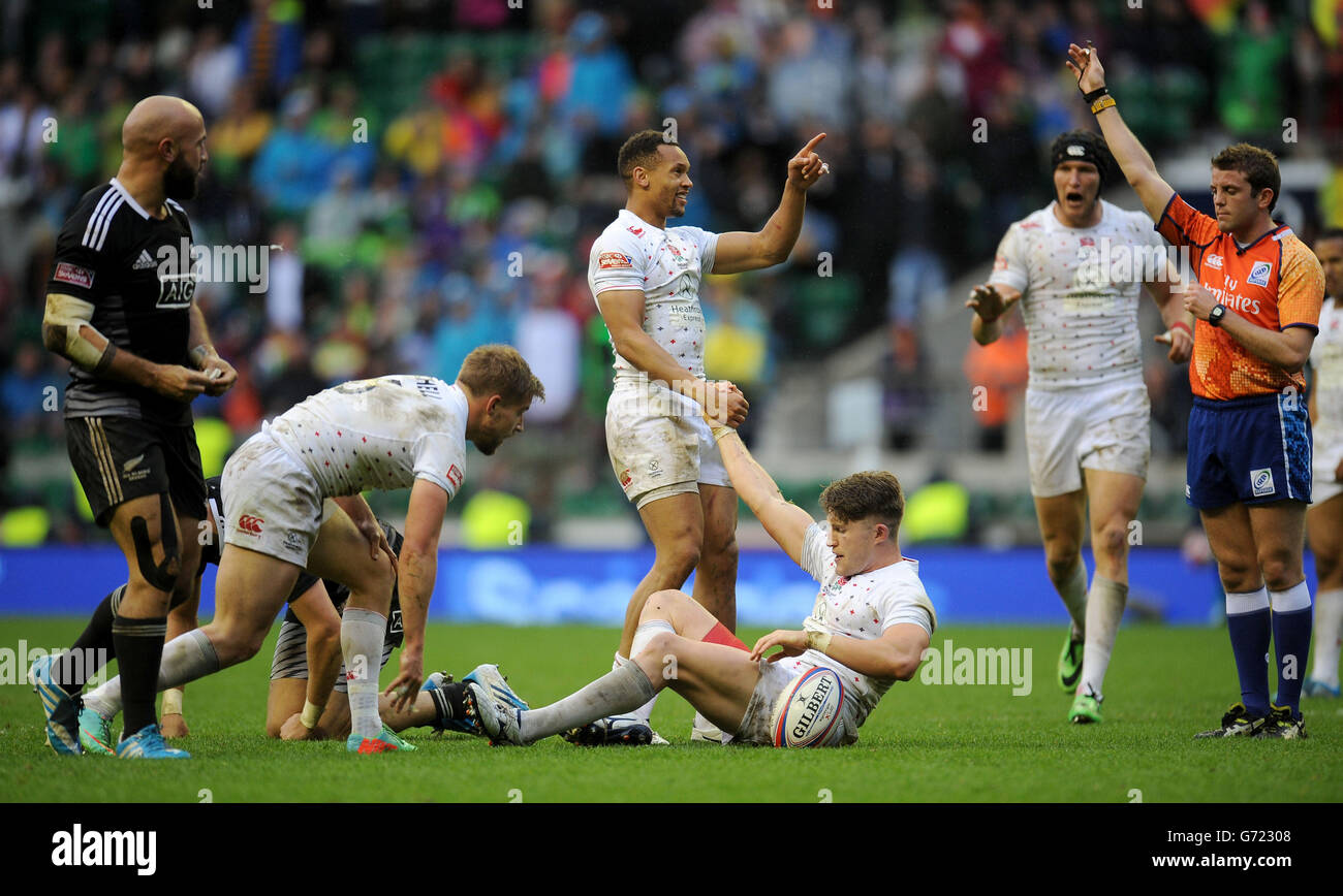 Penalty kick signal hires stock photography and images Alamy