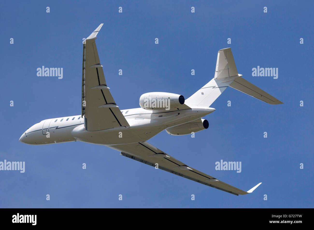 Bombardier Global Express (BD7001A10) long range luxury private jet aircraft N169LL Stock