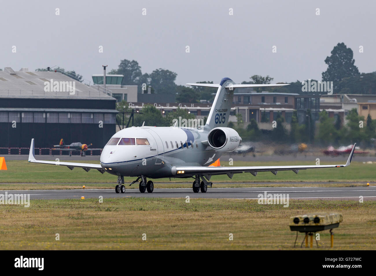 Bombardier Challenger 605 (CL6002B16) business jet aircraft N605BA