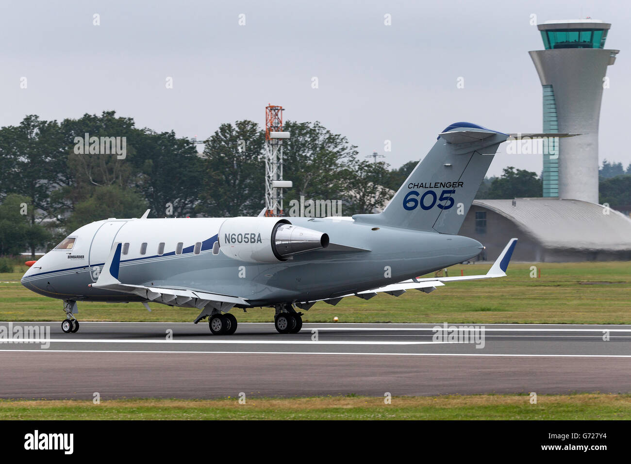 Bombardier Challenger 605 (CL-600-2B16) business jet aircraft N605BA - Stock