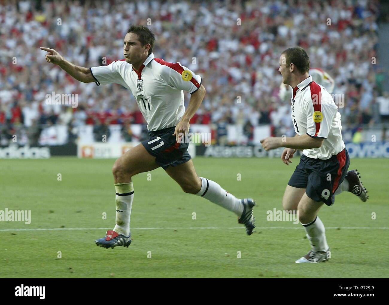 EURO 2004 England V France Stock Photo Alamy