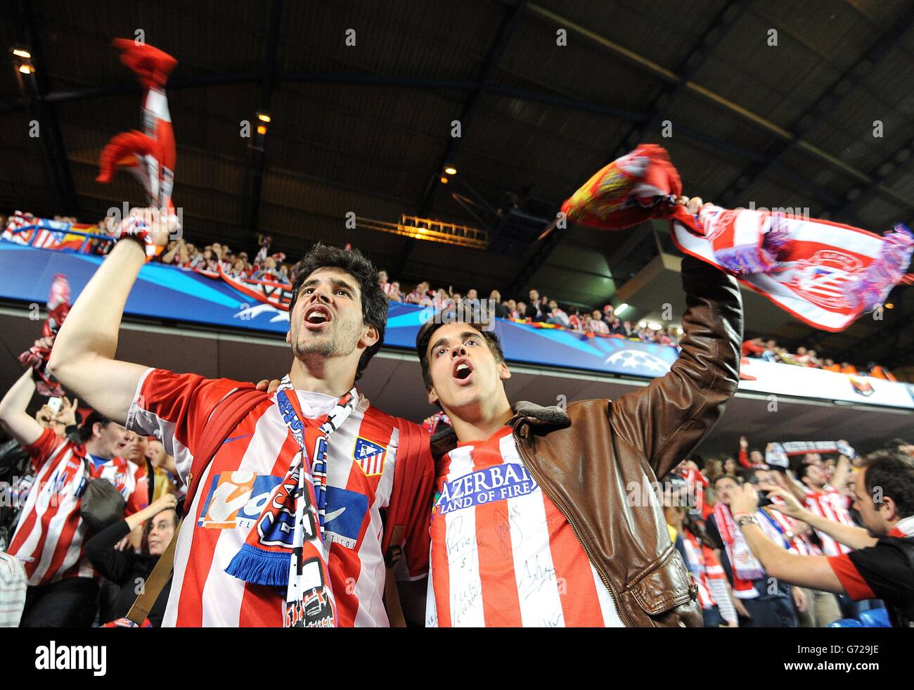 Soccer - UEFA Champions League - Semi Final - Second Leg - Chelsea v Atletico Madrid - Stamford Bridge. Atletico Madrid fans celebrate in the stands after the final whistle Stock Photo