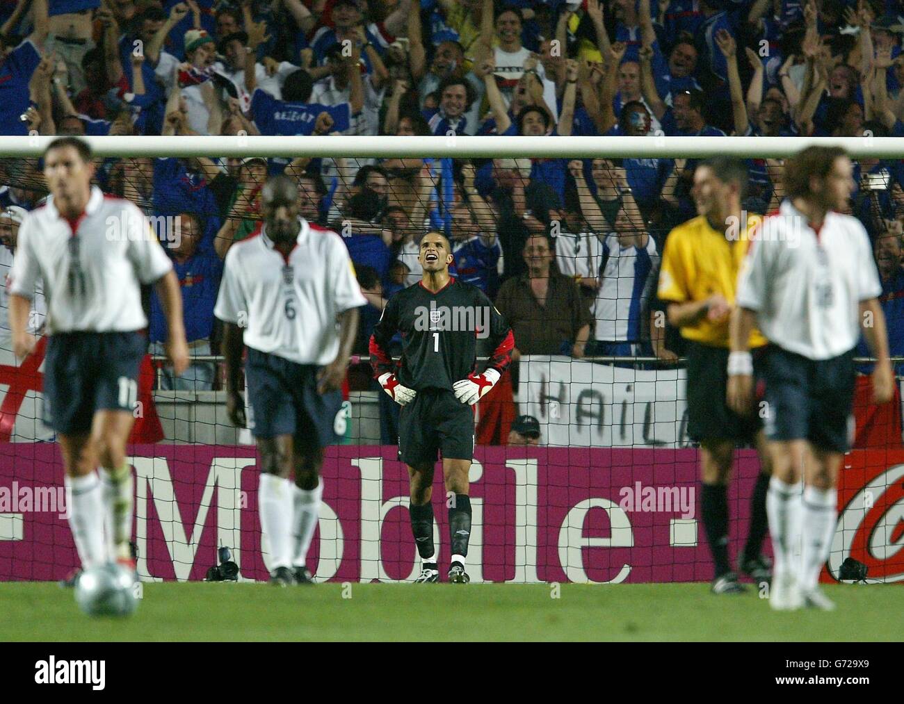 Euro 2004 euro2004 fans football hi-res stock photography and