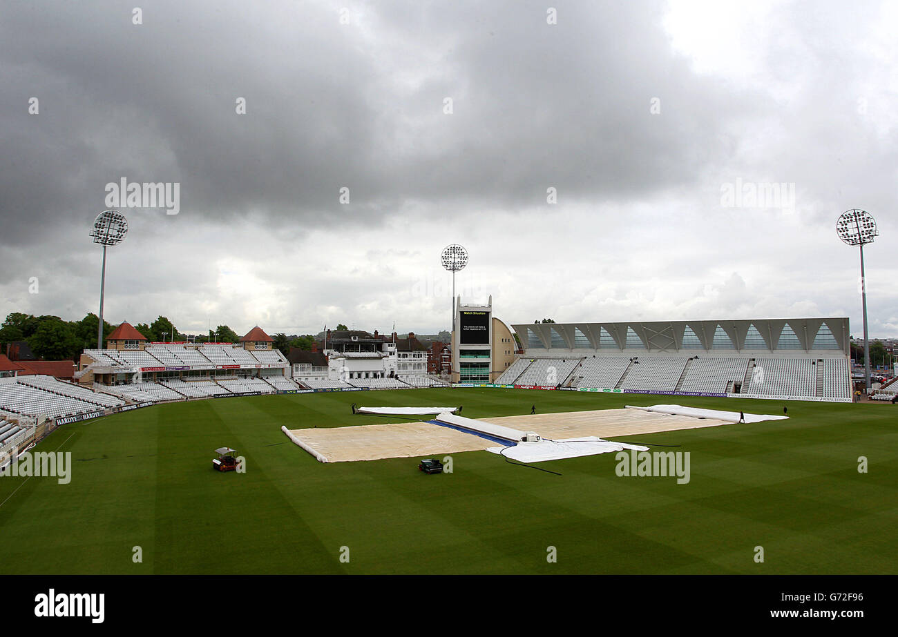 Cricket - LV= County Championship - Division One - Nottinghamshire v Northamptonshire - Day Two - Trent Bridge. Rain clouds gather over Trent Bridge as rain delays the start of Day Two of the LV=County Championship Division One match. Stock Photo