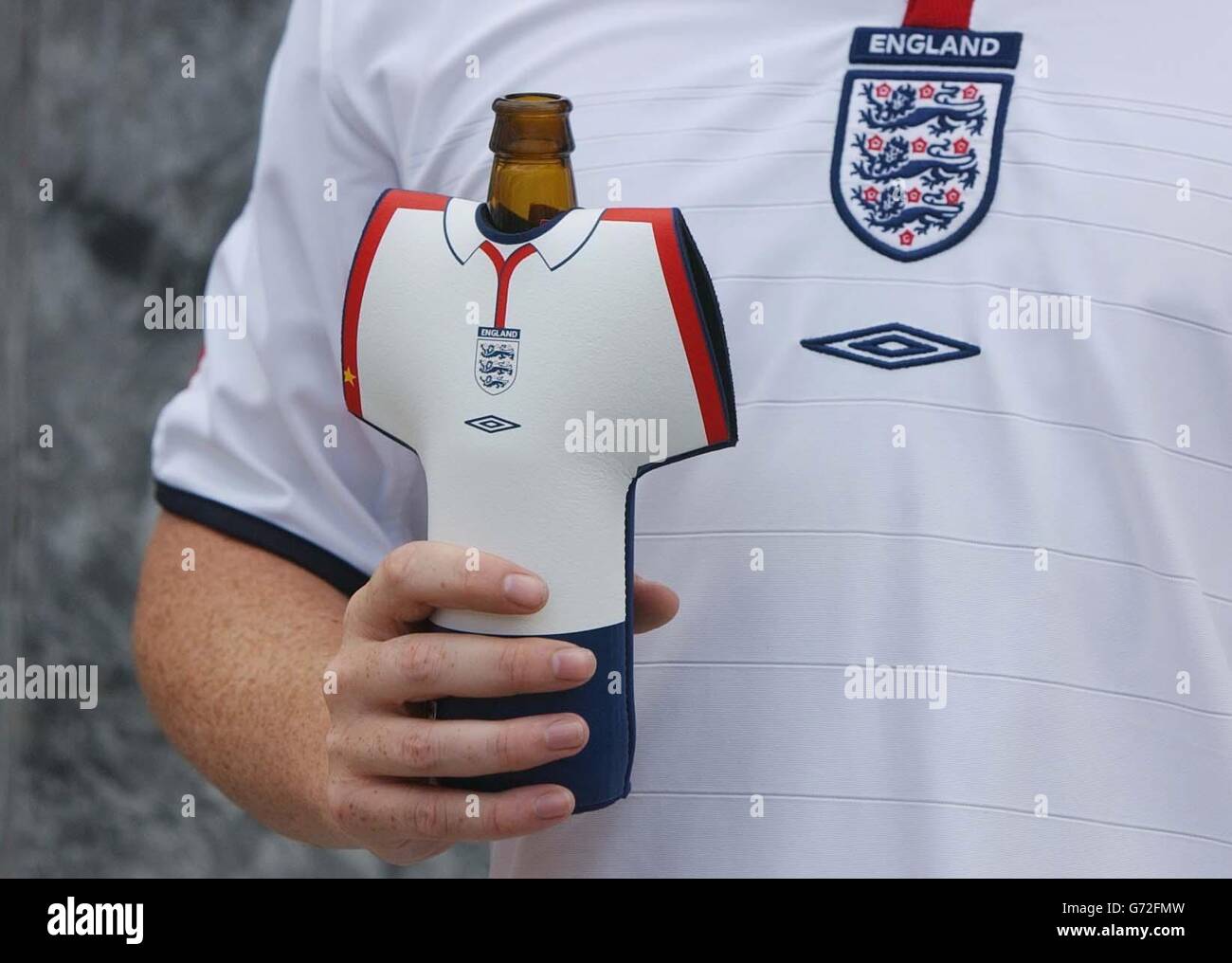 Euro 2004 euro2004 fans football hi-res stock photography and