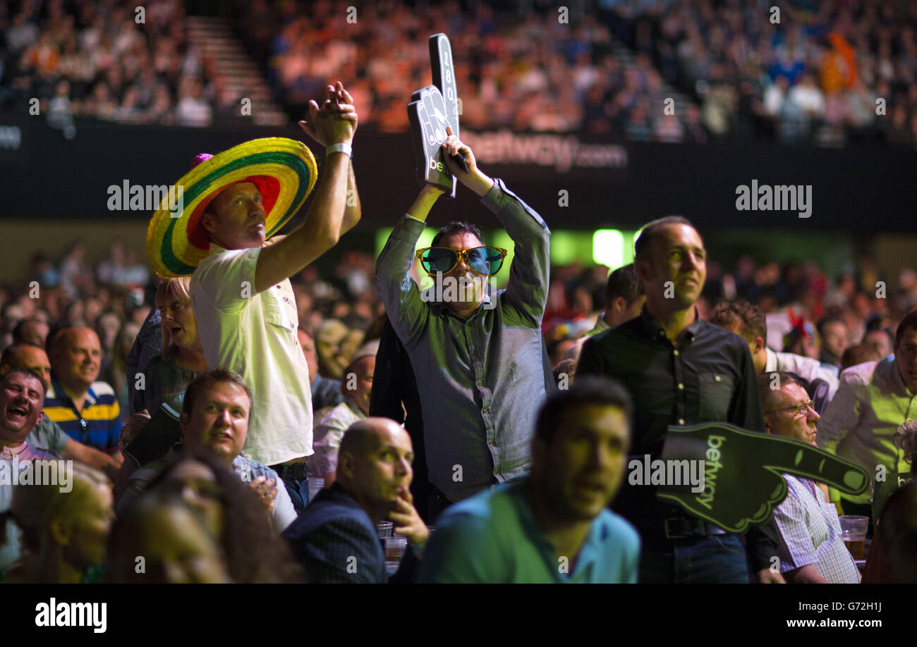 Darts Betway Premier League Darts Brighton Centre Stock Photo Alamy